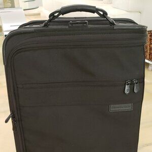 BRIGGS & RILEY 21" Rolling Carry-On Garment Bag